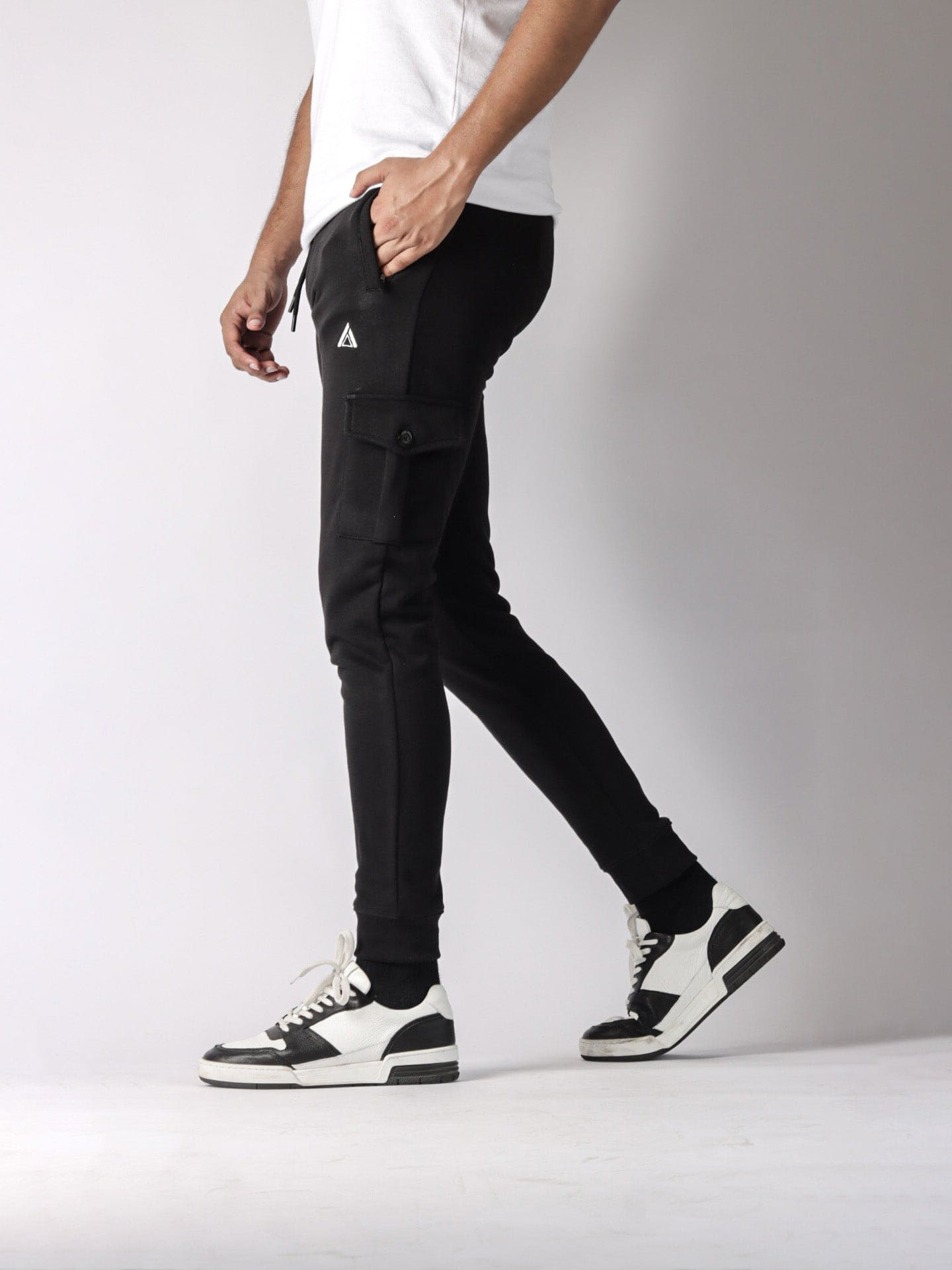 Why Choose Black Cargo Pants?