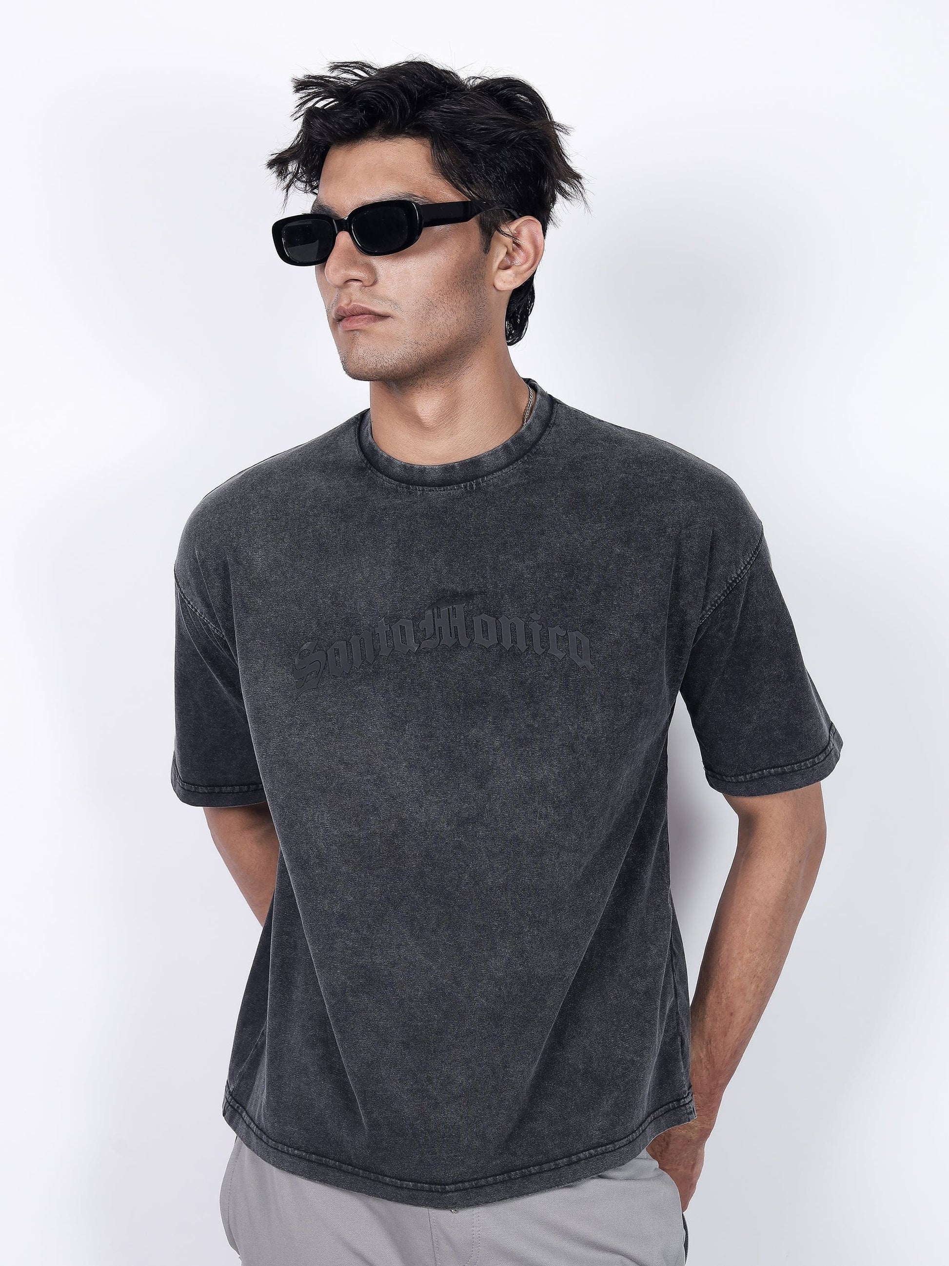 oversized tee black texture
