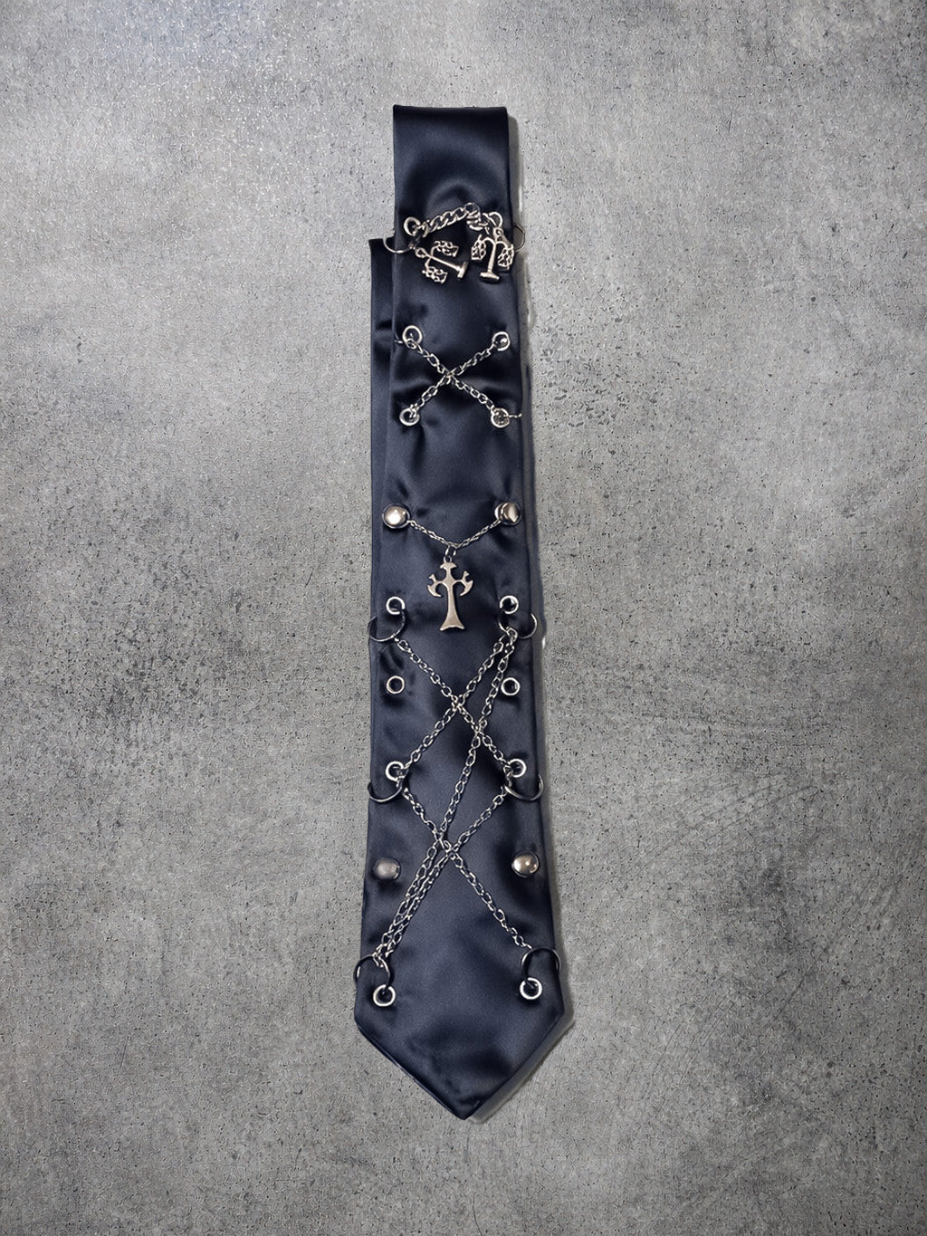 Nocturne Chain Tie